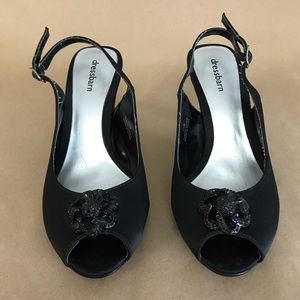 Dressbarn Black Heels 7.5 Strap Strapy Flower Sling
